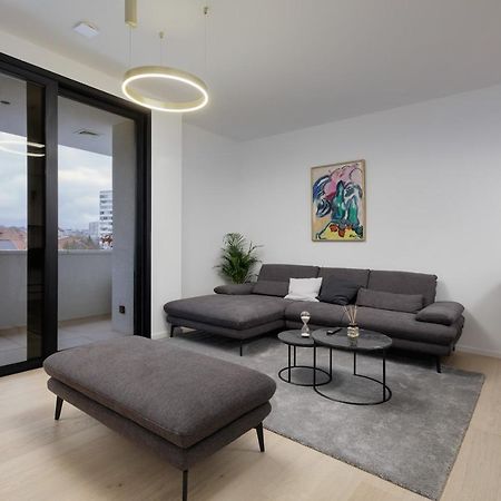 Luxury Haven In Zagreb Apartment ภายนอก รูปภาพ